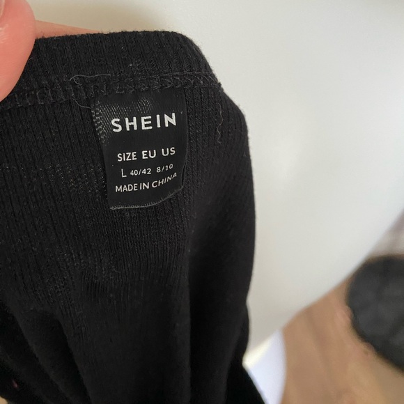 Black cami 🖤 - Picture 4 of 4